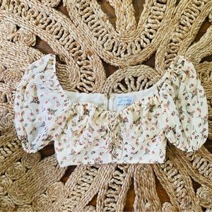 Boutique floral crop top small, zipper closure
